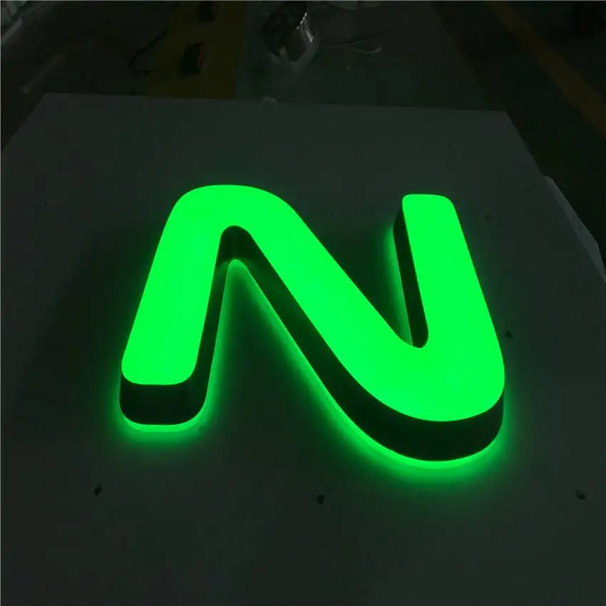 Izdelava napisov in svetlobnih tabel po dogovoru 2D in 3D, zlata, kovinski videz,brušeno,izdelava napisov, svetlobne table, Ljubljana, konkurenčne cene, prihranek, LED osvetlitev, nerjaveče jeklo, CNC obdelava, lasersko varjenje, montaža na objektu