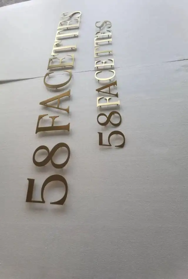 Izdelava napisov in svetlobnih tabel po dogovoru 2D in 3D, zlata, kovinski videz,brušeno,izdelava napisov, svetlobne table, Ljubljana, konkurenčne cene, prihranek, LED osvetlitev, nerjaveče jeklo, CNC obdelava, lasersko varjenje, montaža na objektu