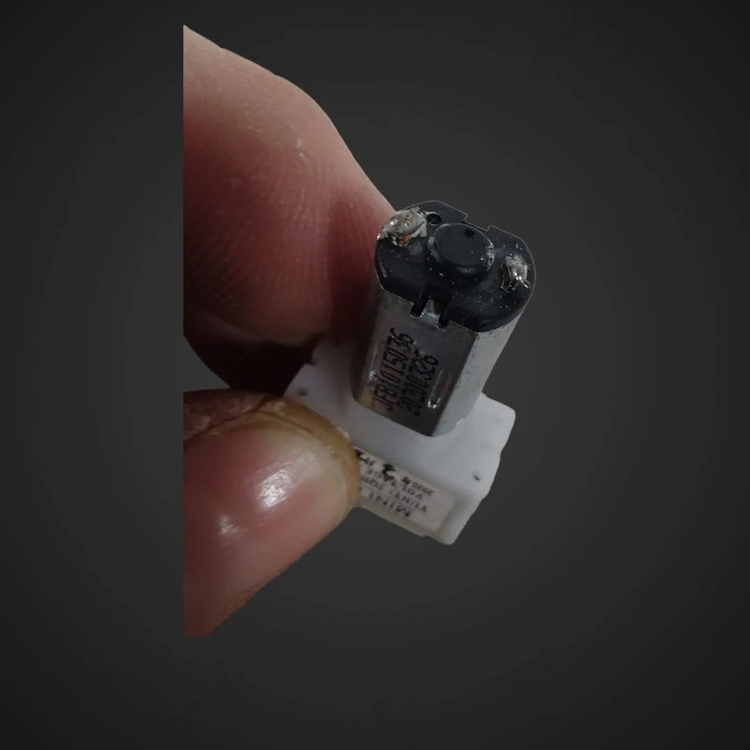 Mini črpalka M20 za zrak/kisik za akvarij 3V-6V DC, Mini črpalka M20, učinkovita črpalka, akvarij, zrak za akvarij, kisik za akvarij, DC 3V, energetski prihranek, lokalno, Ljubljana, Svet črnil, ekologija, ekonomija