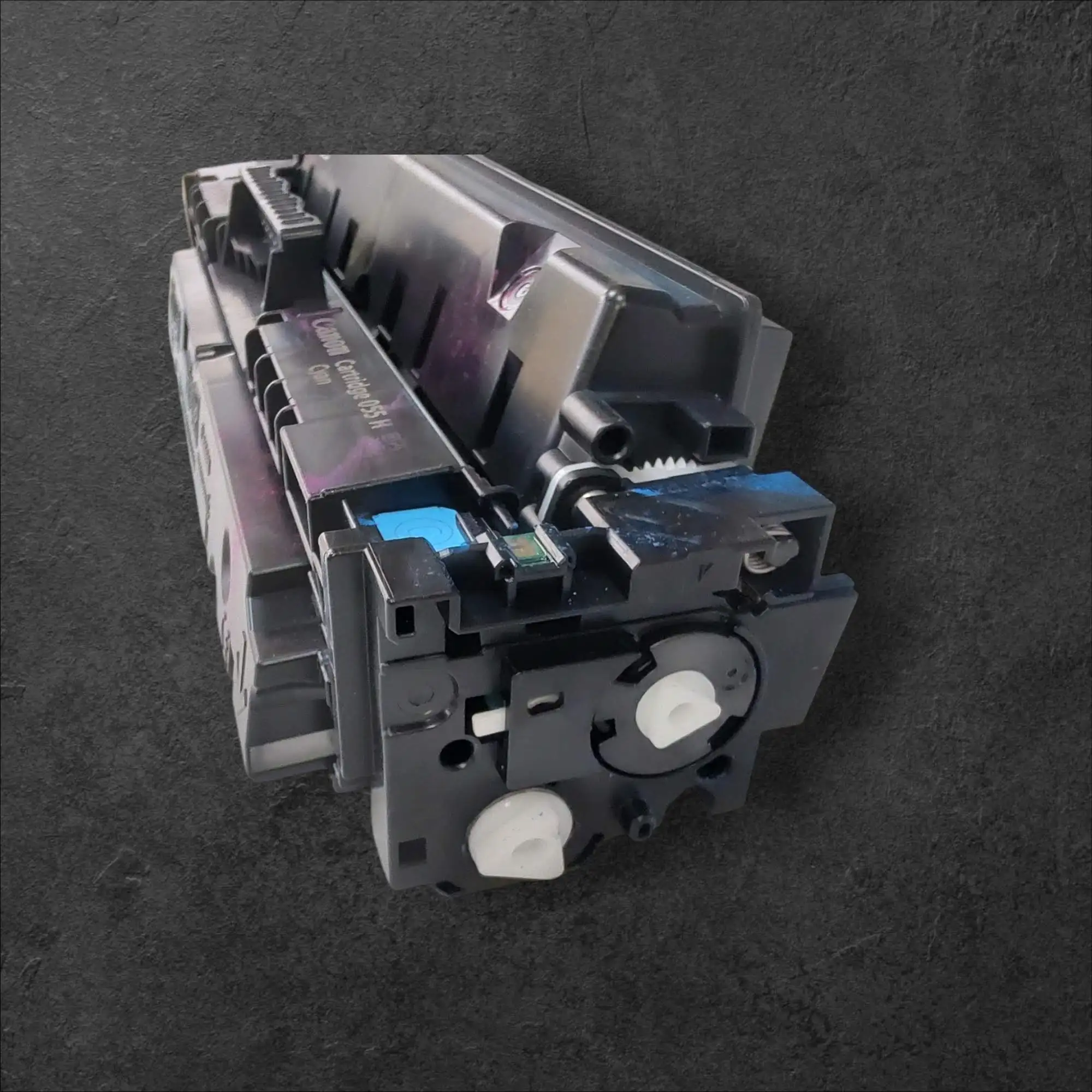 Polnjenje tonerja Canon CRG-55H Cyan za LBP66x, MF74x za 5.900 strani, Canon CRG-55H, toner za LBP66x, toner za MF74x, polnjenje tonerja, obnovljen toner, kakovost tiskanja, testiran toner, okolju prijazno, stroškovna učinkovitost, primerjava tonerjev, laserski tiskalnik Canon, varčna rešitev, toner Canon cena, recikliranje