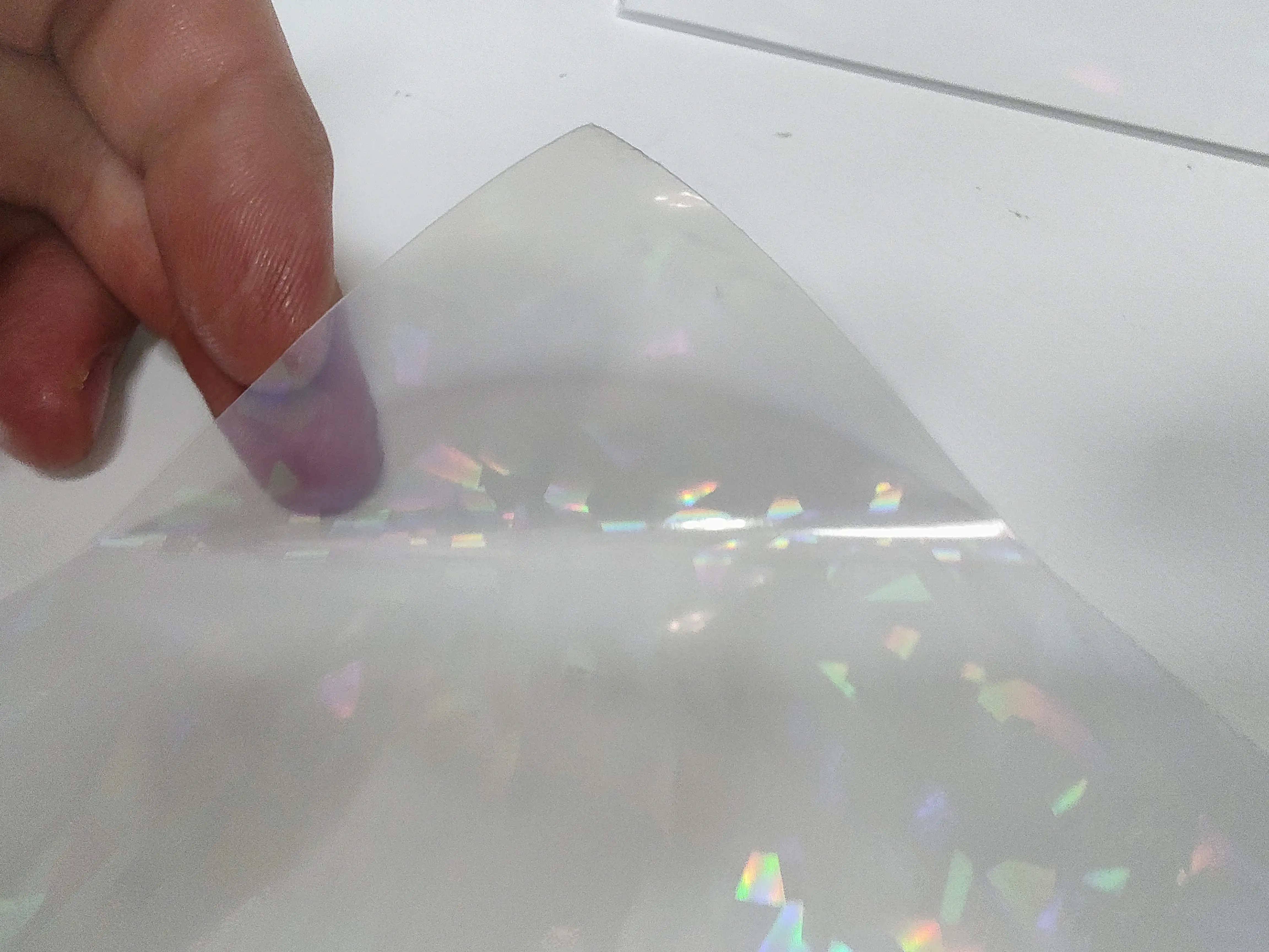 Prozorna samolepilna folija hologramska lomljeno steklo A4 vodoodporna laser ali inkjet, vinily sticker,prozorna,prosojnica,zaščita,uv obstojna,prozorna samolepilna folija, hologramska folija, lomljeno steklo, vodoodporna folija, inkjet tiskalnik, laserski tiskalnik, permanentno lepilo, zaščita dokumentov, Ljubljana, ceneje, ugodno, prihranek