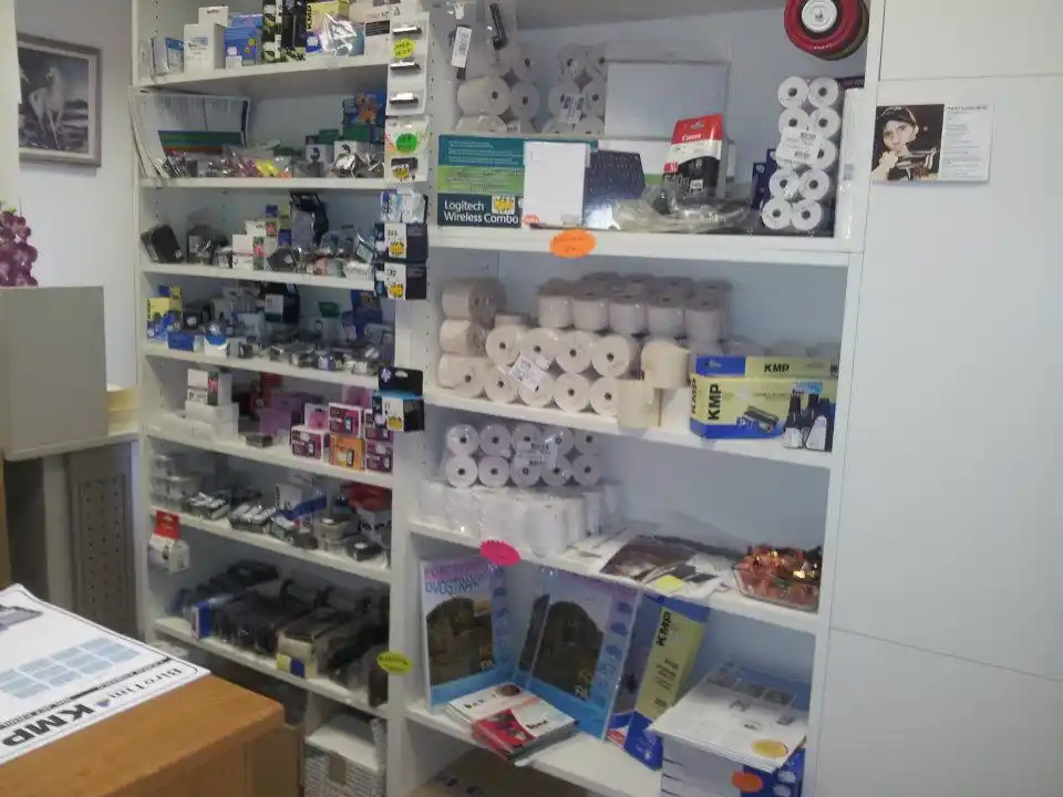 Zaprtje podjetja IGMA ki je več kot četrt stoletja polnilo kartuše in tonerje v Ljubljani, IGMA,kartuše,tonerji,tiskalniki,popravilo elektronike,Svet črnil,polnilne kartuše,Ljubljana,popust,inovacije,razvoj,gospodinje,tajnice,zadovoljstvo strank,Svet črnil,Rakuševa ulica,Spektra,Igor Maver,pokoj,upokojenci,prihranek,kakovos